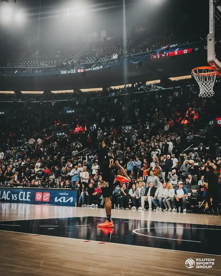 5年1.93亿！断崖式下滑！东部第一变第八