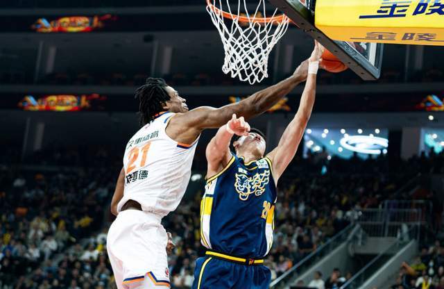 hth体育-上海已将怀特塞德合同转正!战广东曾砍12+18,或成卢伟冲冠X因素